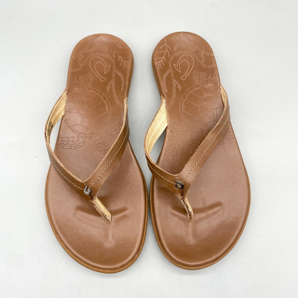 OluKai Womens 7 Honu Sea Turtle Flip Flop Sandals Tan Leather Coastal Beach Boho